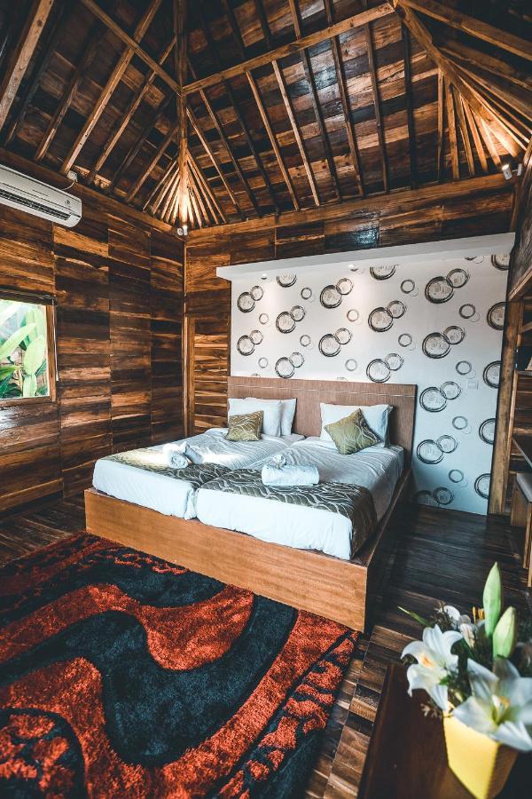 Appartamento Ocho Bali Surf Camp Uluwatu Esterno foto