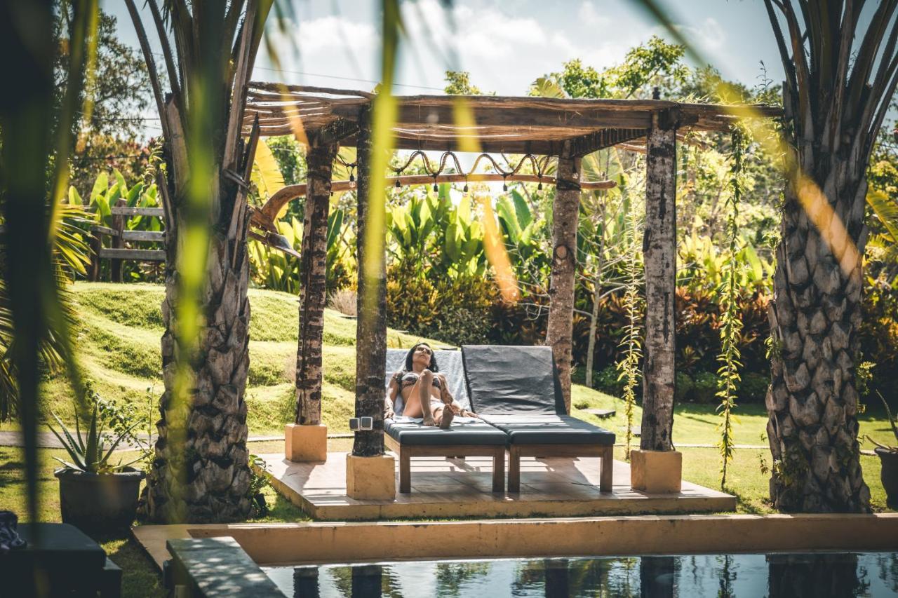 Appartamento Ocho Bali Surf Camp Uluwatu Esterno foto