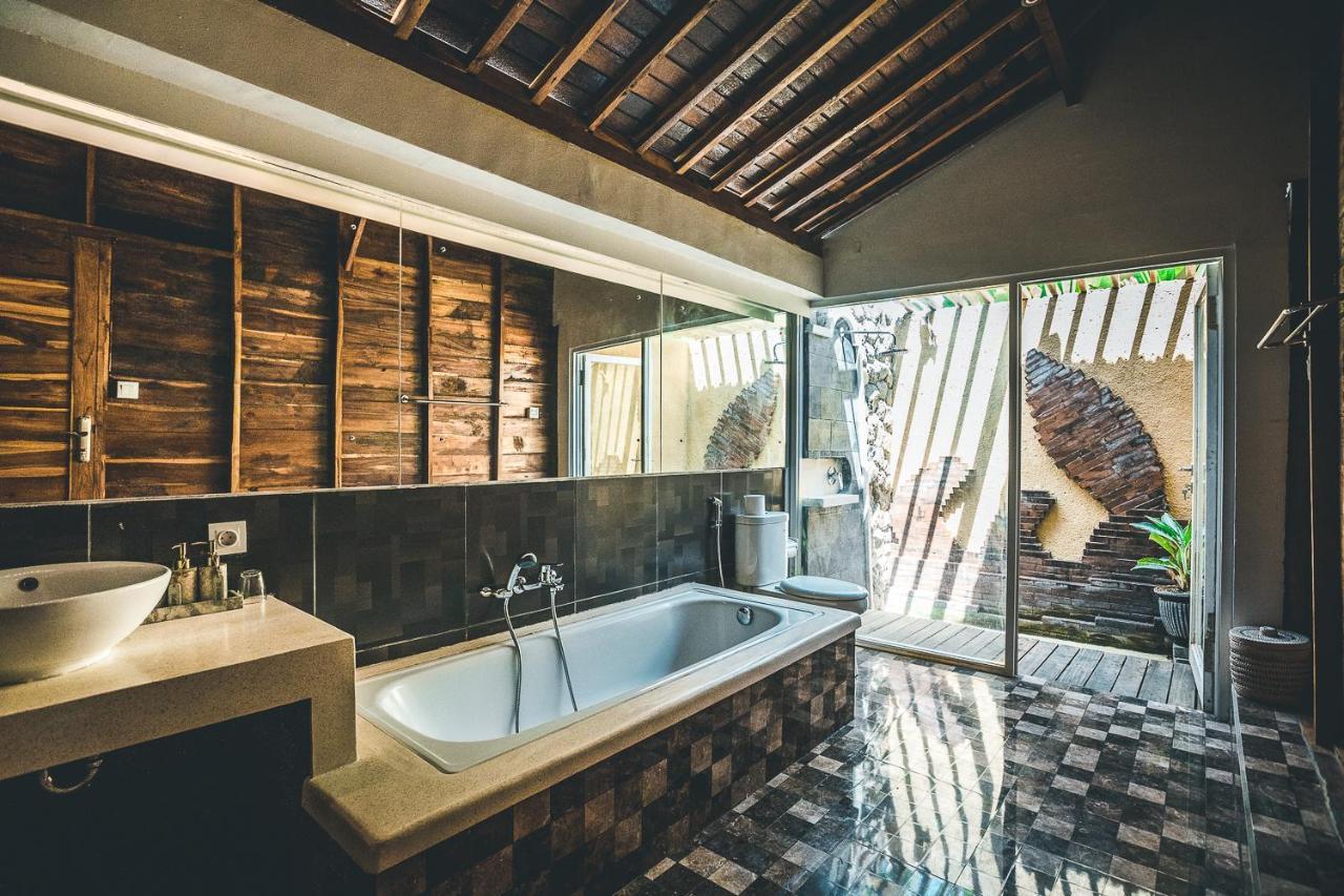 Appartamento Ocho Bali Surf Camp Uluwatu Esterno foto