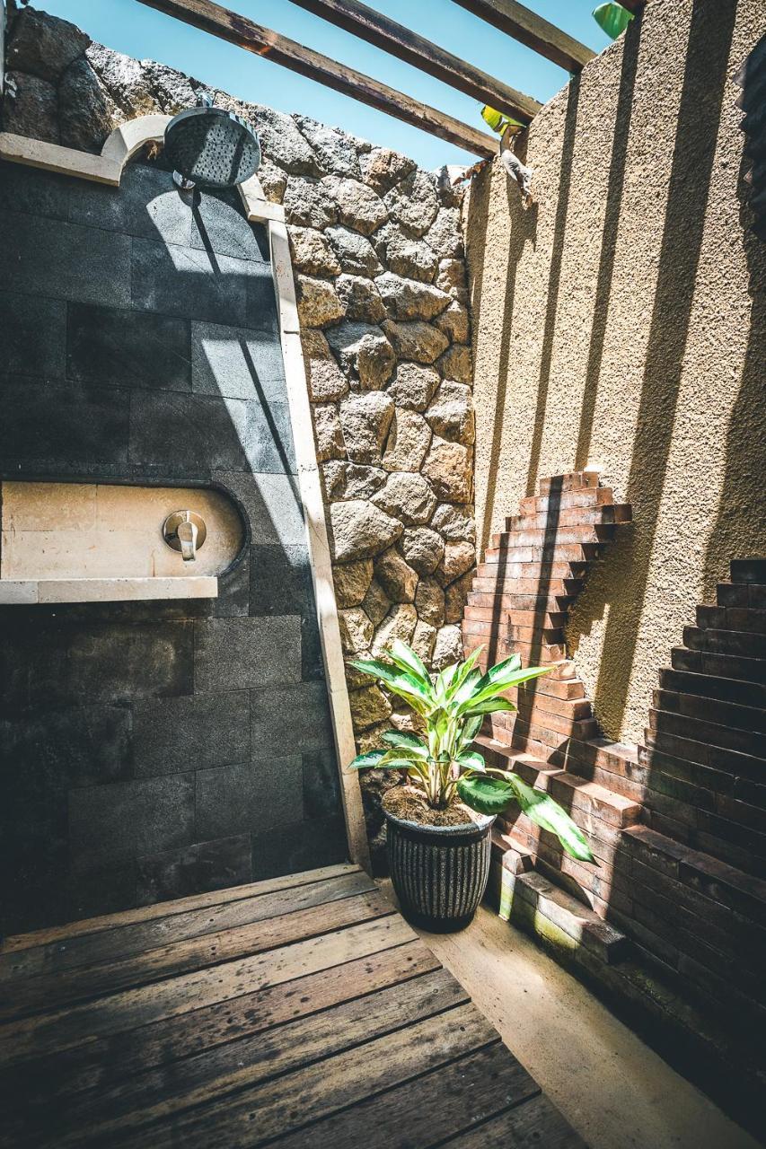 Appartamento Ocho Bali Surf Camp Uluwatu Esterno foto