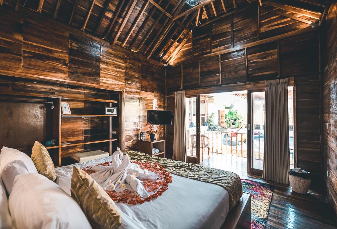 Appartamento Ocho Bali Surf Camp Uluwatu Esterno foto