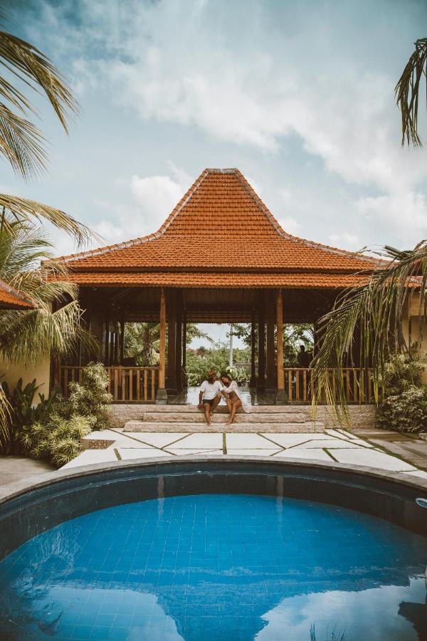 Appartamento Ocho Bali Surf Camp Uluwatu Esterno foto